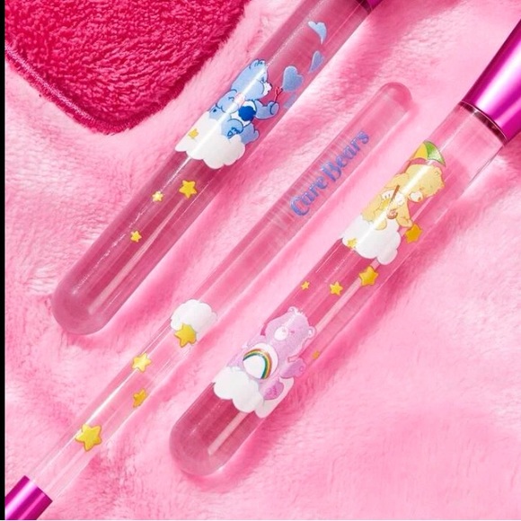 Care Bears Heart & Star Pattern Cosmetic Storage Box and 3 Piece Brush Set - Picture 12 of 13